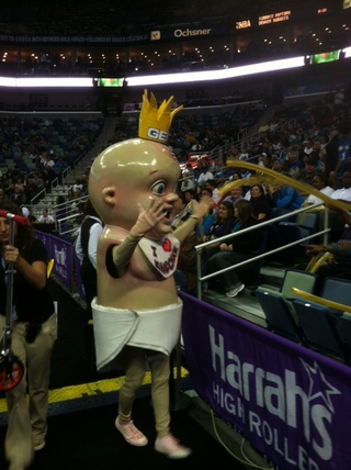 Illustration for article titled Before Pierre The Pelican, There Was Terrifying King Cake Baby